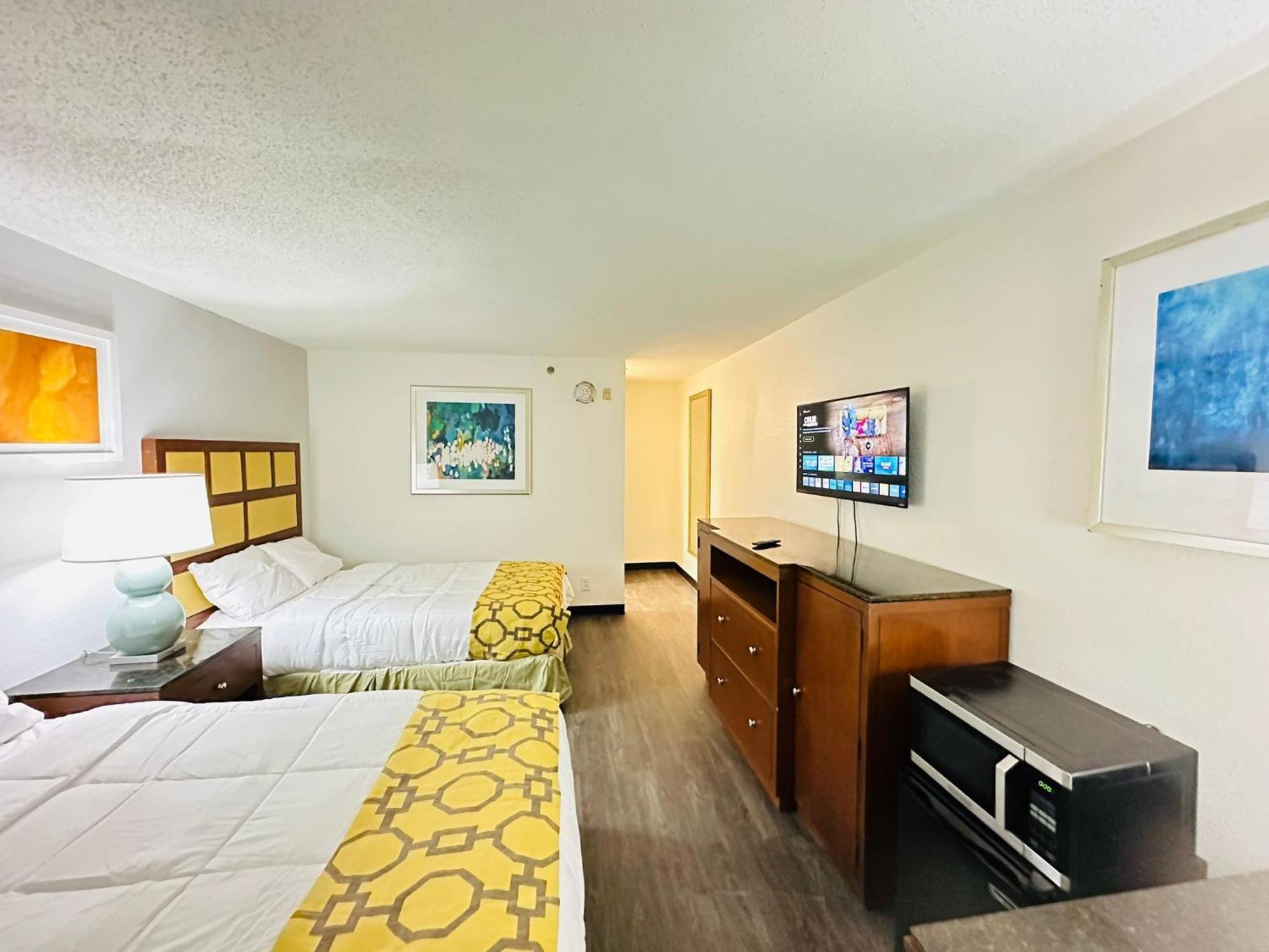 Baymont Inn And Suites By Wyndham Columbus / Near Osu Exterior foto